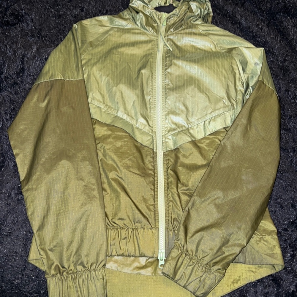 Nike wind breaker